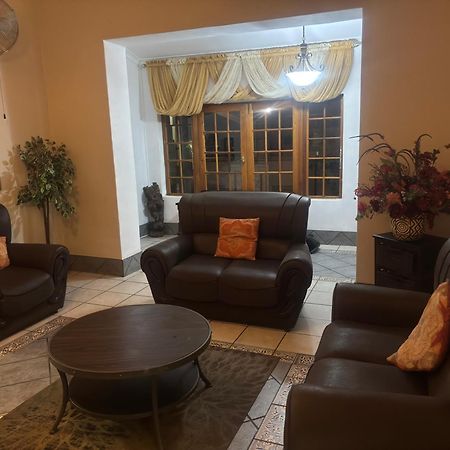 Rita'S Guesthouse Cc Vryheid Dış mekan fotoğraf